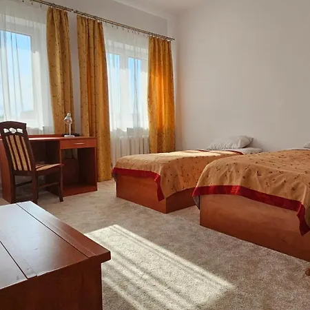 Rest Hostel Airport Modlin Новий-Двір-Мазовецький Екстер'єр фото