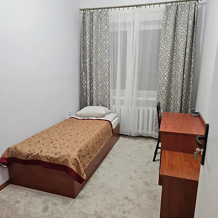 Rest Hostel Airport Modlin Новий-Двір-Мазовецький Екстер'єр фото