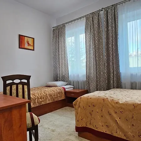 Rest Hostel Airport Modlin Новий-Двір-Мазовецький Екстер'єр фото