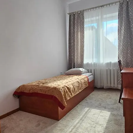 Rest Hostel Airport Modlin Новий-Двір-Мазовецький Екстер'єр фото