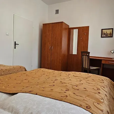 Rest Hostel Airport Modlin Новий-Двір-Мазовецький Екстер'єр фото